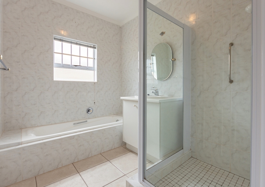 4 Bedroom Property for Sale in Middedorp Western Cape